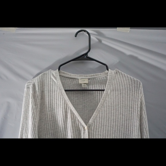 A New Day Hem Tie Top - Picture 3 of 5